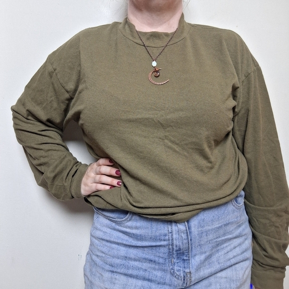 Urban Outfitters Other - Urban Outfitters Men's Green Crew Neck Long Sleeve Tee Shirt Size Medium